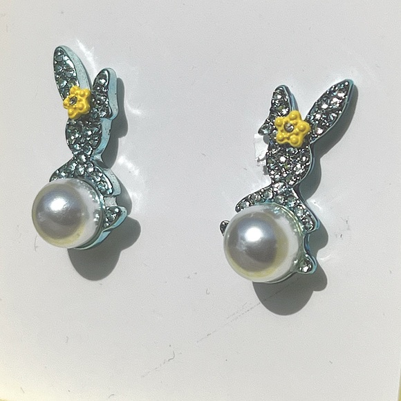 🐰 NWT Betsey Johnson Blue Rhinestone Pearl Bunny Post Earrings - Picture 5 of 9